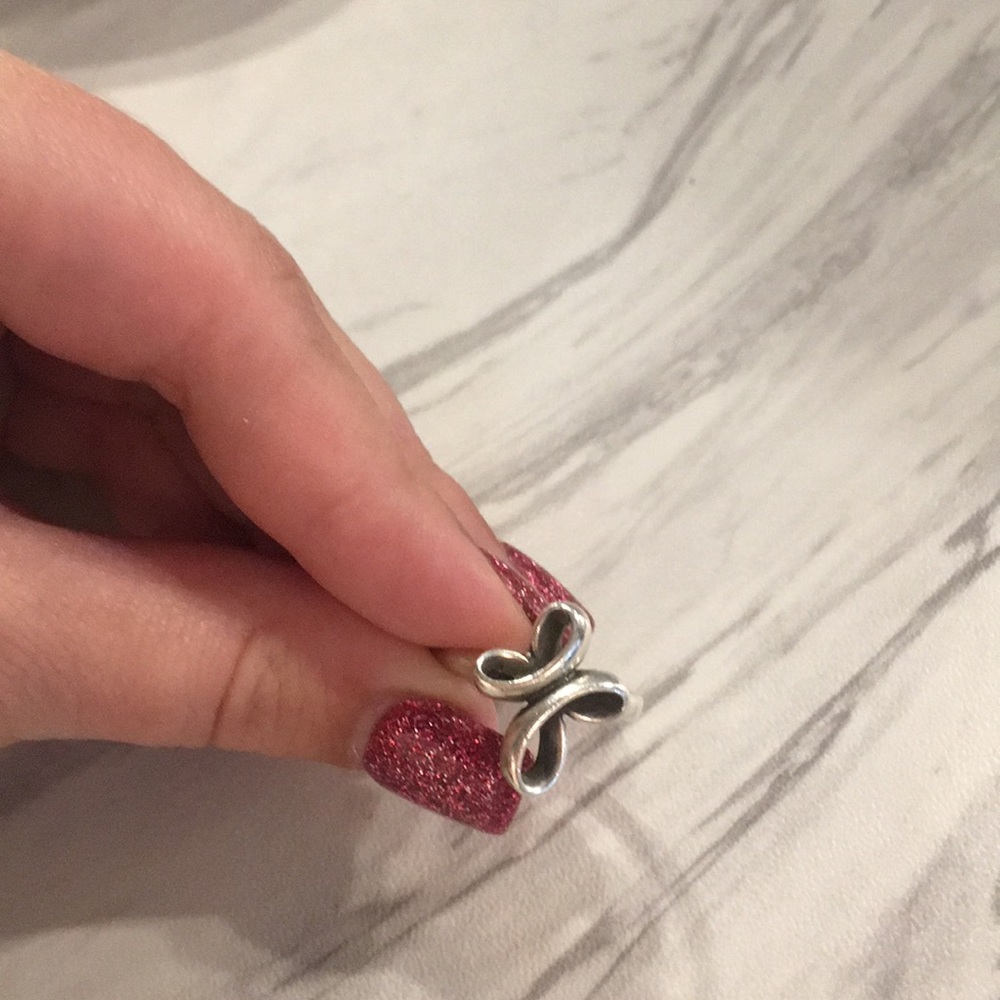 Size 5 james avery ring!